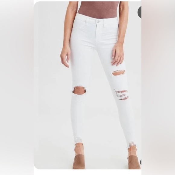 American Eagle Outfitters Denim - American Eagle jeans size 4 short white distressed raw hem Hi Rise Jeggings 🩷